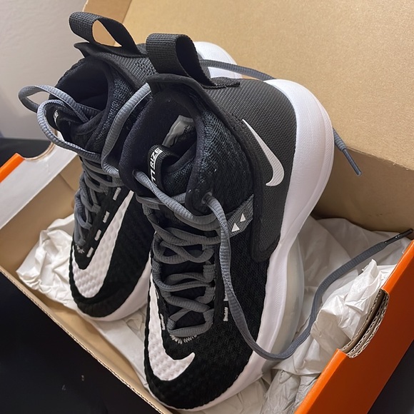 Nike Zoom Rize TB basketball shoe size 3 1/2 women’s - Picture 3 of 5